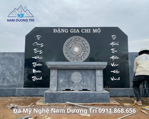 BÀN THỜ ĐÁ