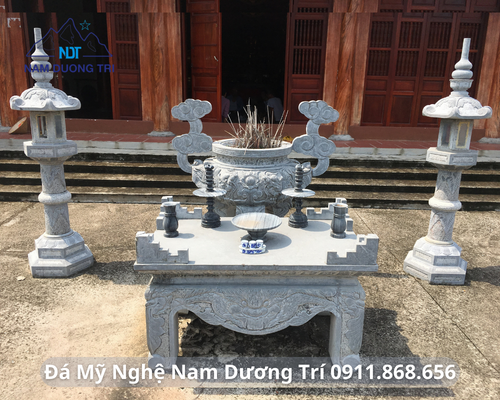 BÀN THỜ ĐÁ