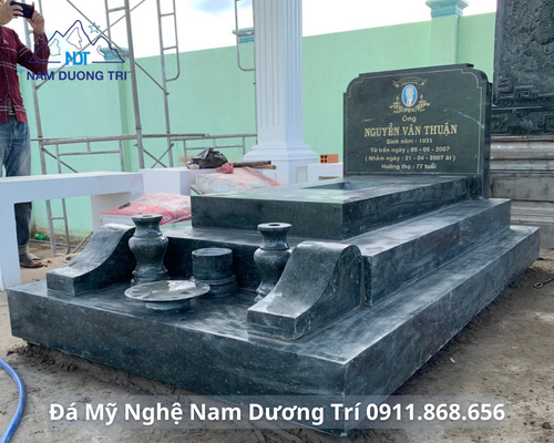 MỘ XANH RÊU