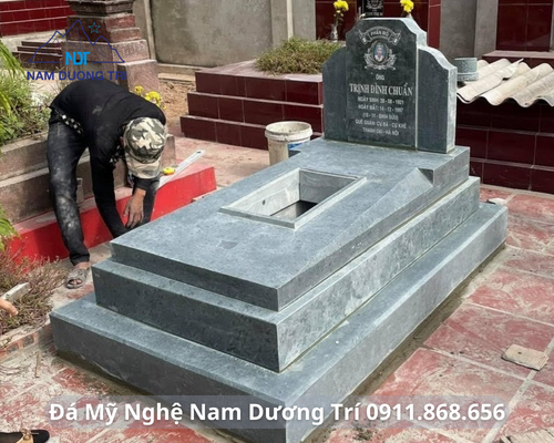 MỘ XANH RÊU