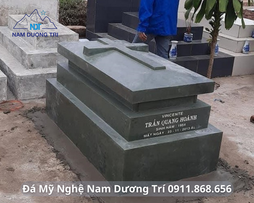 MỘ XANH RÊU