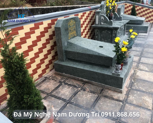 MỘ XANH RÊU