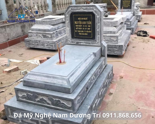 MỘ TAM CẤP