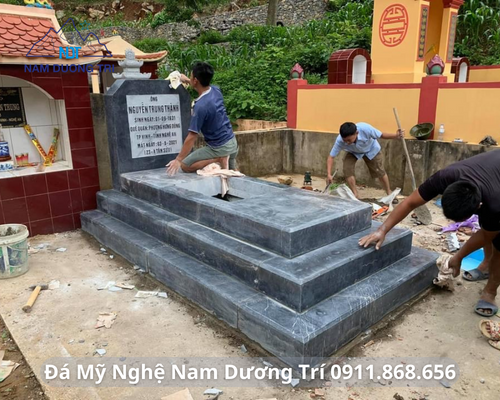 MỘ TAM CẤP
