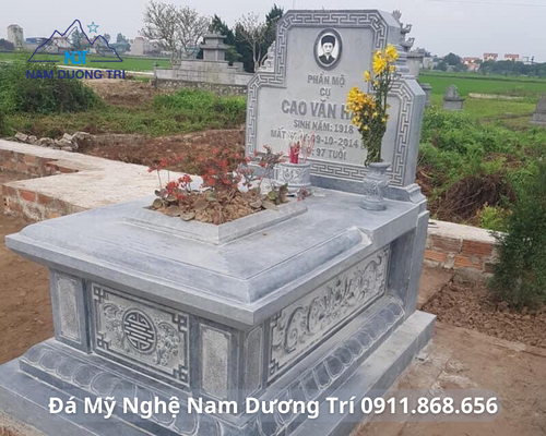 MỘ KHÔNG MÁI