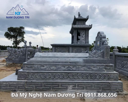 MỘ KHÔNG MÁI