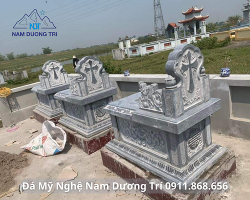 MỘ KHÔNG MÁI
