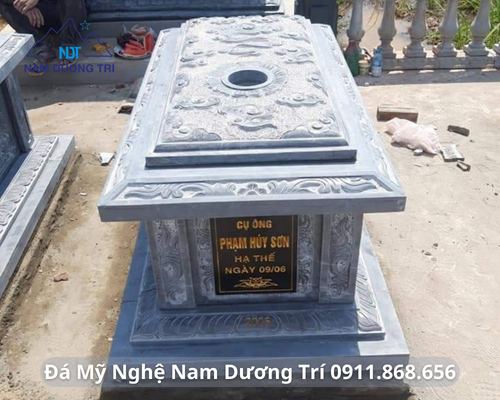 MỘ KHÔNG MÁI