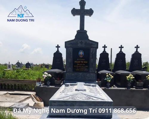 MỘ CÔNG GIÁO