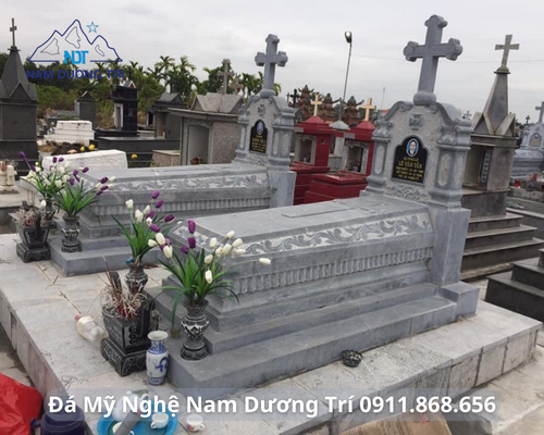 MỘ CÔNG GIÁO