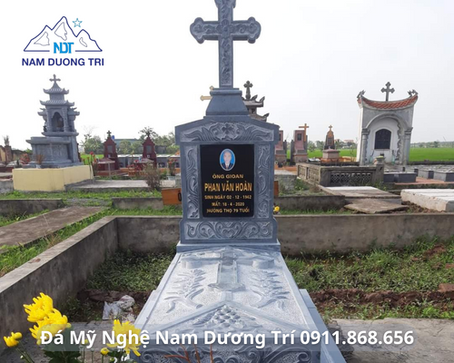 MỘ CÔNG GIÁO