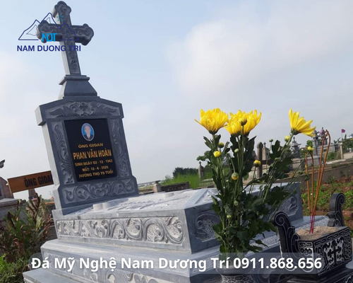 MỘ CÔNG GIÁO