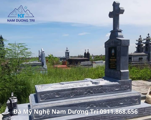 MỘ CÔNG GIÁO