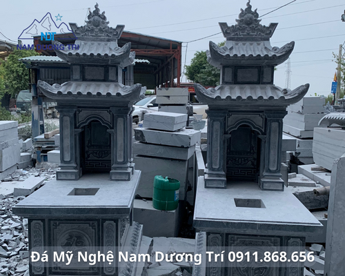 MỘ HAI MÁI